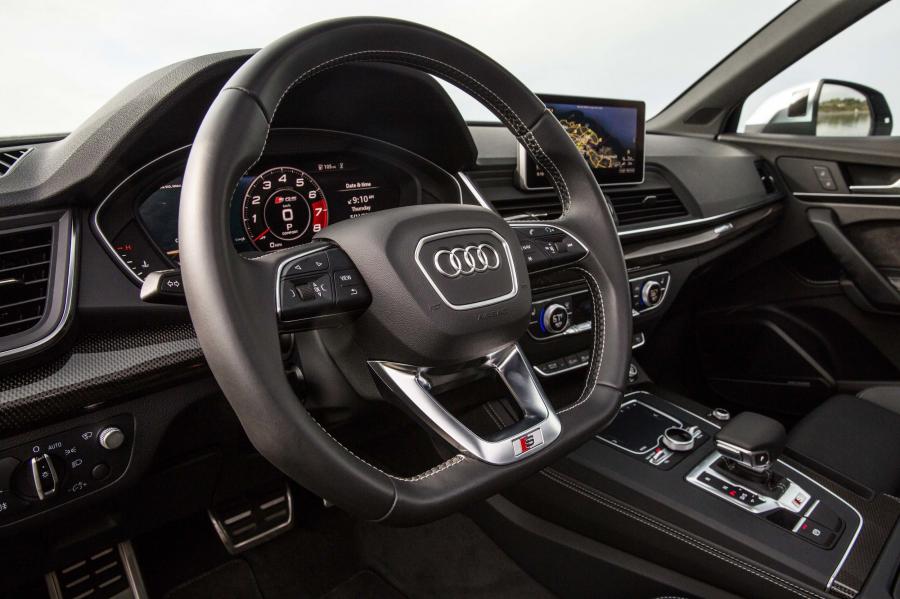 Панель приборов Audi SQ5 3.0 TFSI 2017 года  (NA) (фото 53 из 55)